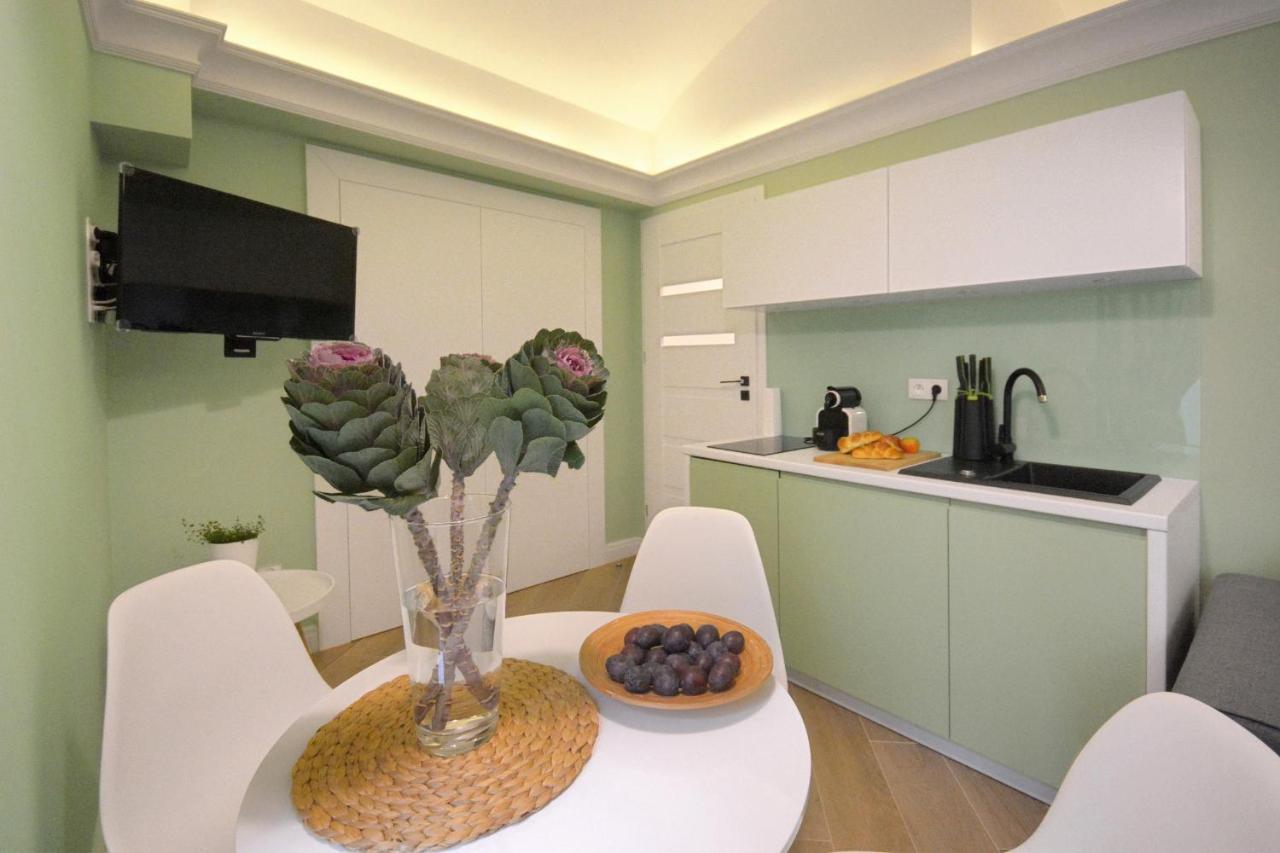 Mia . Old Town . Senacka Apartment *